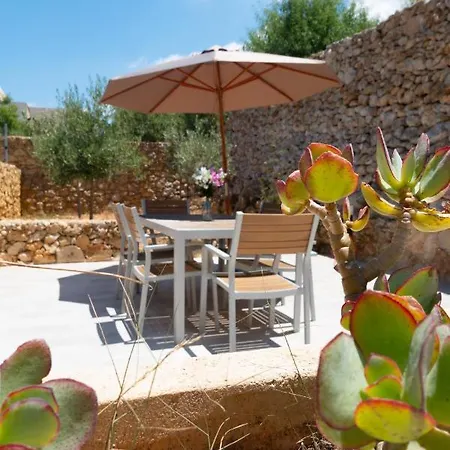 Si-Ku Holiday Home With Private Pool And Hot Tub Xaghra Exterior photo