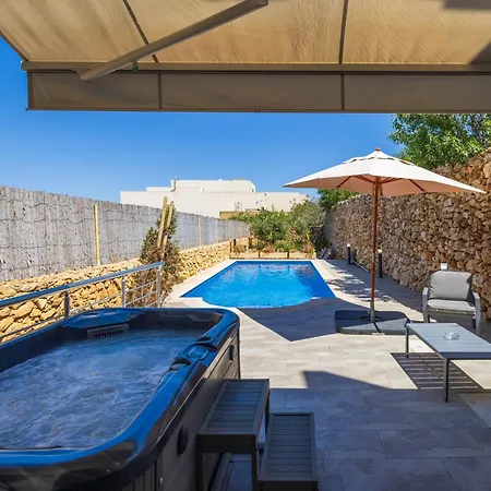 Si-Ku Holiday Home With Private Pool And Hot Tub Xaghra Exterior photo