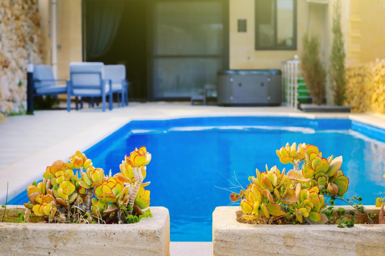 Apartment Si-ku With Private Pool And Hot Tub Xaghra