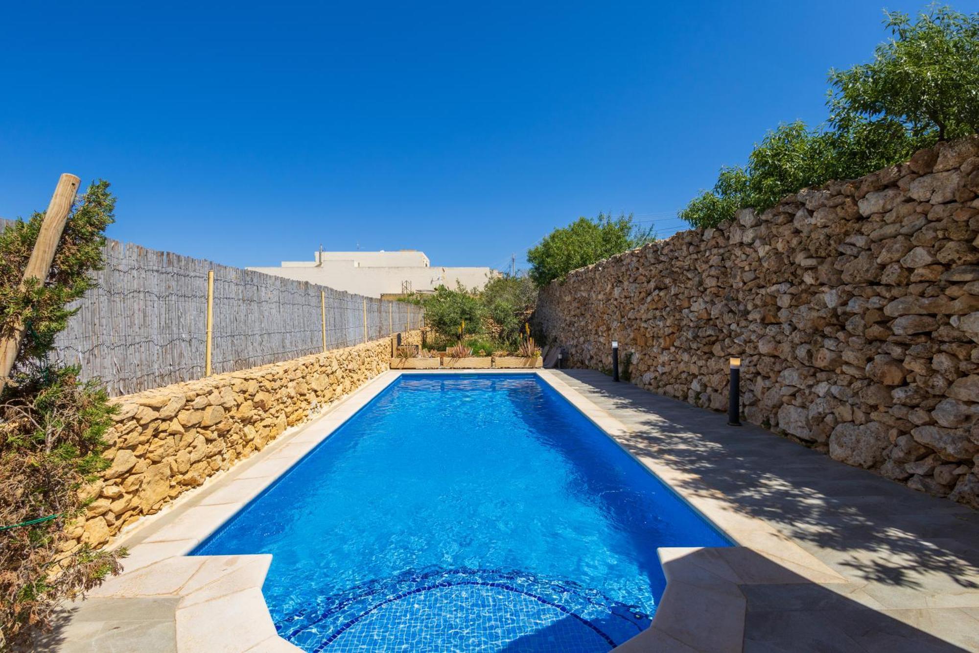 Appartamento Si-ku With Private Pool And Hot Tub Xagħra